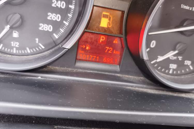 Used BMW Z4 2013 sDrive20i Leading Model Odometer Close Up