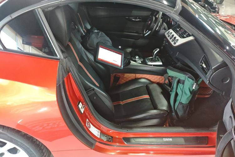 Used BMW Z4 2013 sDrive20i Leading Model Right Front Seat