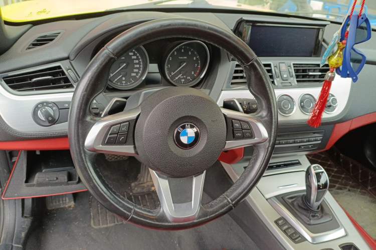 Used BMW Z4 2013 sDrive20i Leading Model Steering Wheel