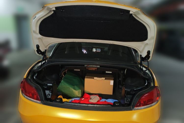 Used BMW Z4 2013 sDrive20i Leading Model Trunk
