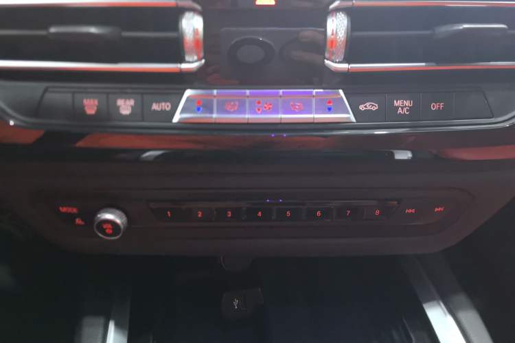 Used BMW Z4 2019 sDrive 25i M Sport Package Audio And AC Panel