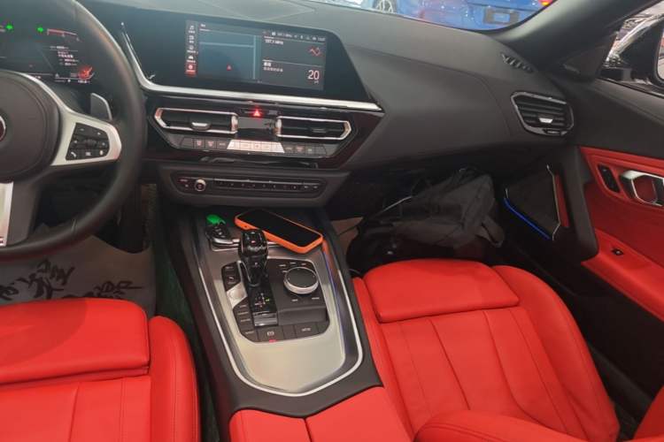 Used BMW Z4 2019 sDrive 25i M Sport Night Edition package Audio And AC Panel