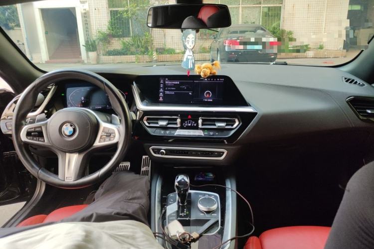 Used BMW Z4 2019 sDrive 25i M Sport Package Center Console