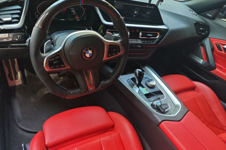 Used BMW Z4 2019 M40i M Sport Performance Edition Center Console