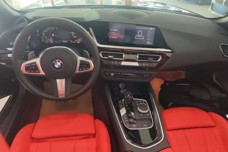 Used BMW Z4 2019 sDrive 25i M Sport Package Center Console