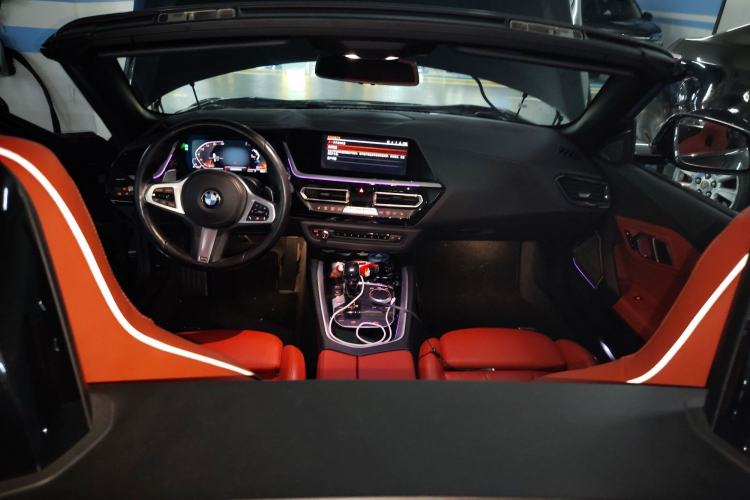 Used BMW Z4 2019 sDrive 25i M Sport Package Center Console
