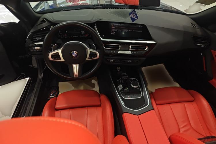 Used BMW Z4 2019 sDrive 25i M Sport Package Center Console