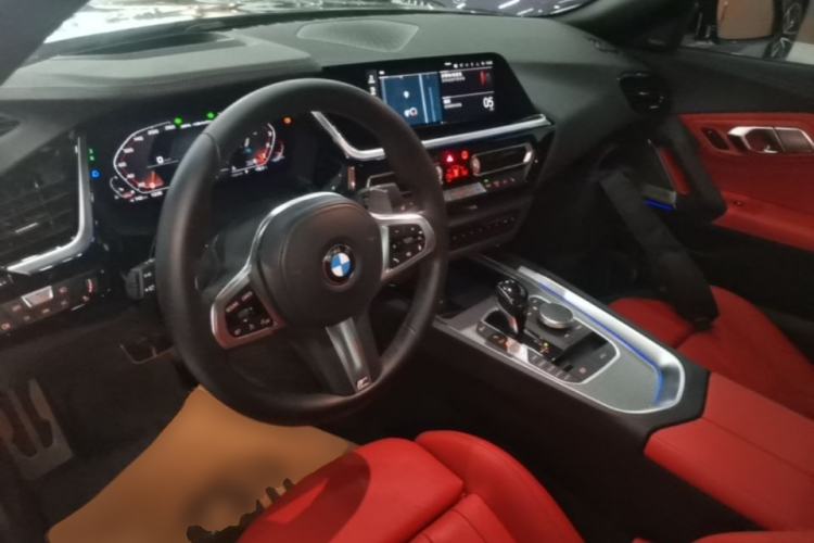 Used BMW Z4 2019 M40i M Sport Performance Edition Center Console