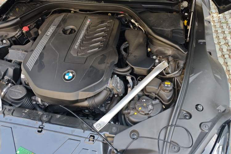 Used BMW Z4 2019 M40i M Sport Performance Edition Engine Bay Left