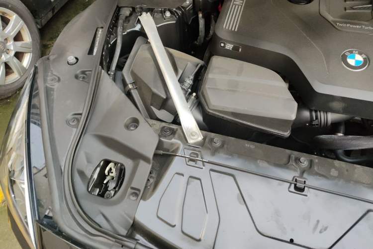 Used BMW Z4 2019 sDrive 25i M Sport Package Engine Bay Right