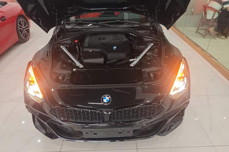 Used BMW Z4 2019 sDrive 25i M Sport Night Edition package Engine Bay