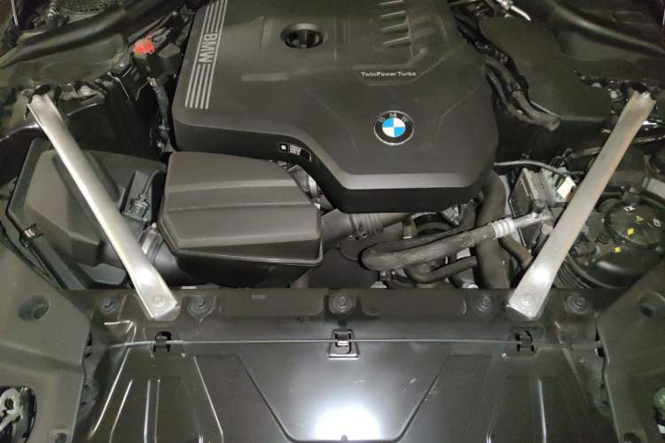 Used BMW Z4 2019 sDrive 25i M Sport Night Edition package Engine Bay