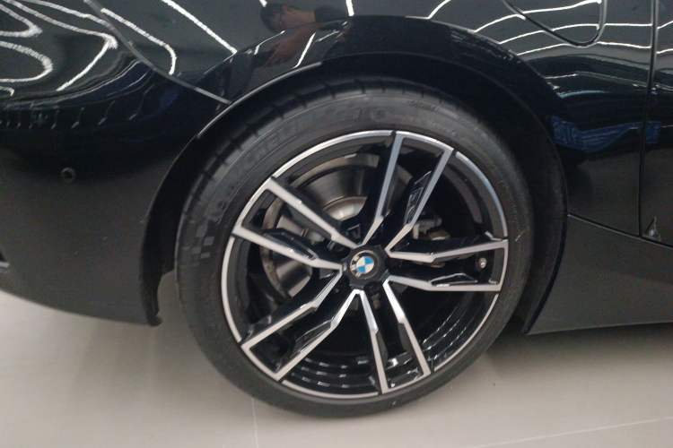 Used BMW Z4 2019 sDrive 25i M Sport Package Exterior 8
