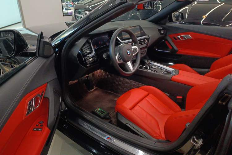 Used BMW Z4 2019 sDrive 25i M Sport Package Interior 3