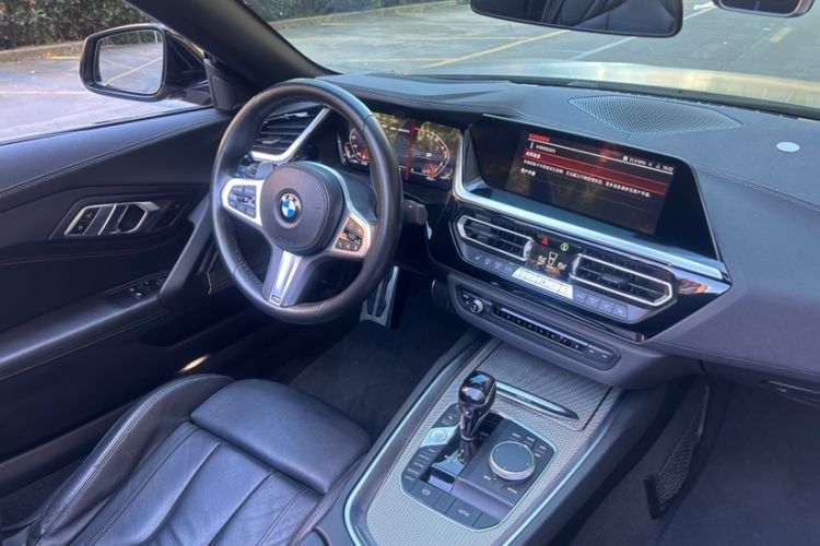 Used BMW Z4 2019 M40i M Sport Performance Edition Interior 4
