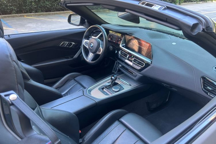 Used BMW Z4 2019 M40i M Sport Performance Edition Interior 6