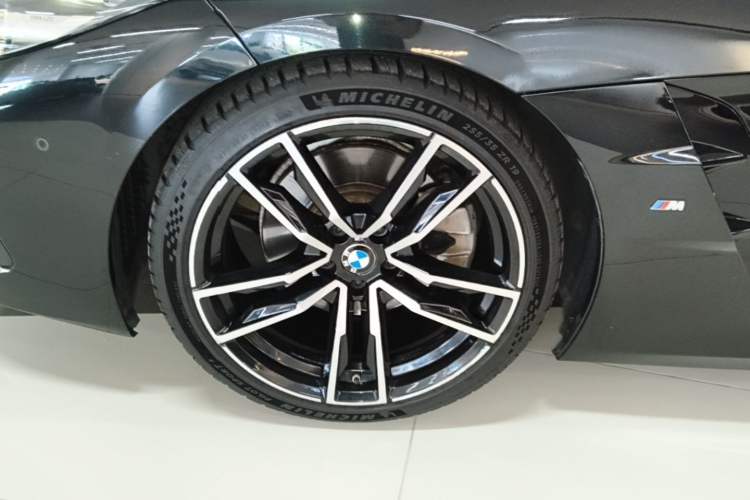 Used BMW Z4 2019 sDrive 25i M Sport Package Left Front Wheel Hub