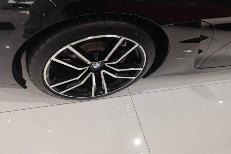 Used BMW Z4 2019 sDrive 25i M Sport Package Left Front Wheel Hub