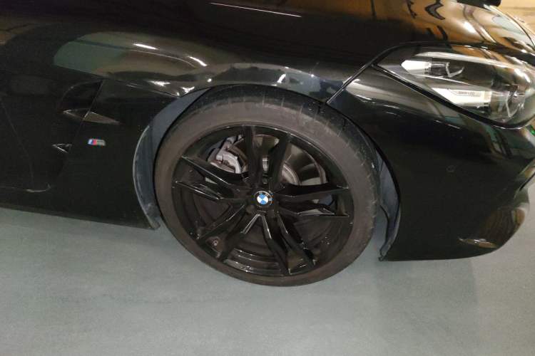 Used BMW Z4 2019 sDrive 25i M Sport Night Edition package Right Front Wheel Hub