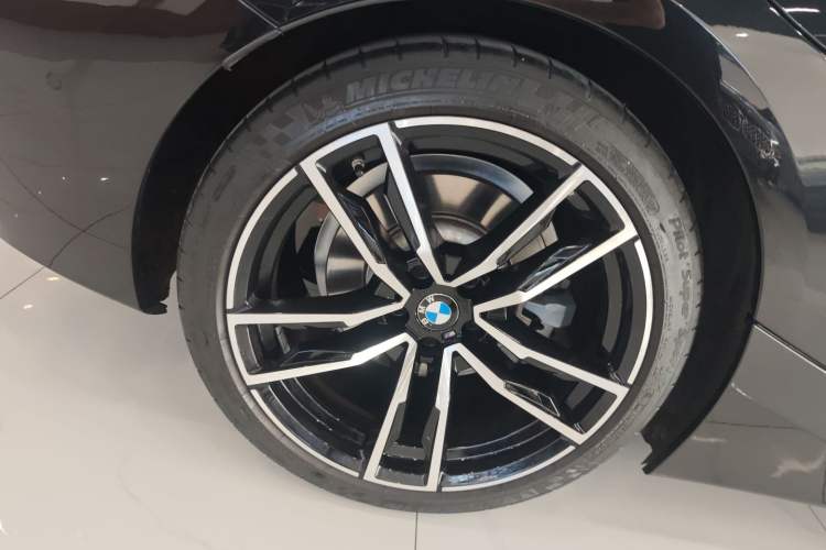 Used BMW Z4 2019 sDrive 25i M Sport Package Right Rear Wheel Hub