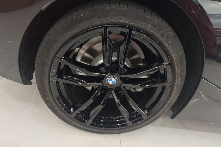 Used BMW Z4 2019 sDrive 25i M Sport Night Edition package Right Rear Wheel Hub