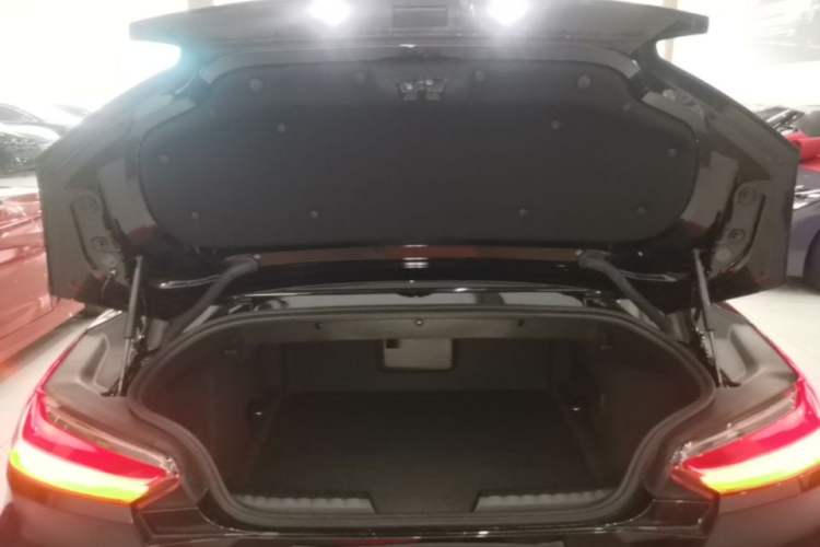 Used BMW Z4 2019 M40i M Sport Performance Edition Trunk