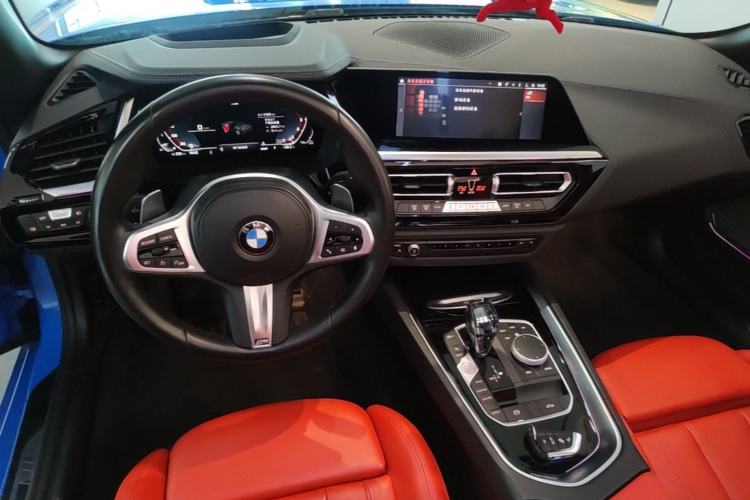 Used BMW Z4 2019 sDrive 25i M Sport Package Center Console
