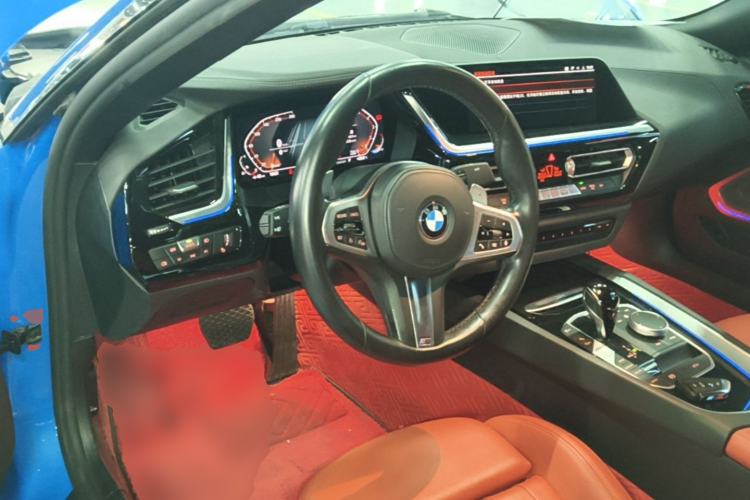 Used BMW Z4 2019 sDrive 25i M Sport Night Edition package Center Console