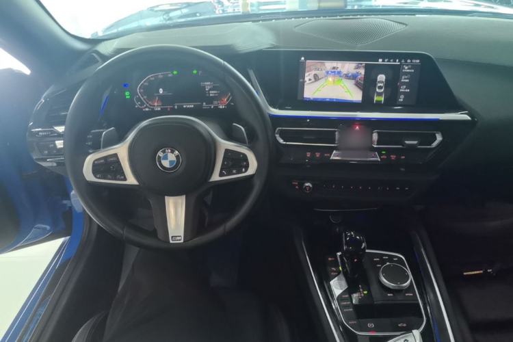 Used BMW Z4 2019 sDrive 25i M Sport Package Center Console