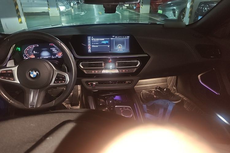 Used BMW Z4 2019 sDrive 25i M Sport Package Center Console