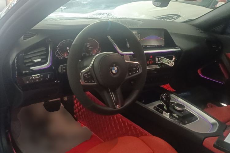 Used BMW Z4 2019 sDrive 25i M Sport Night Edition package Center Console
