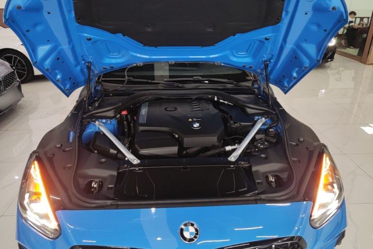 Used BMW Z4 2019 sDrive 25i M Sport Night Edition package Engine Bay