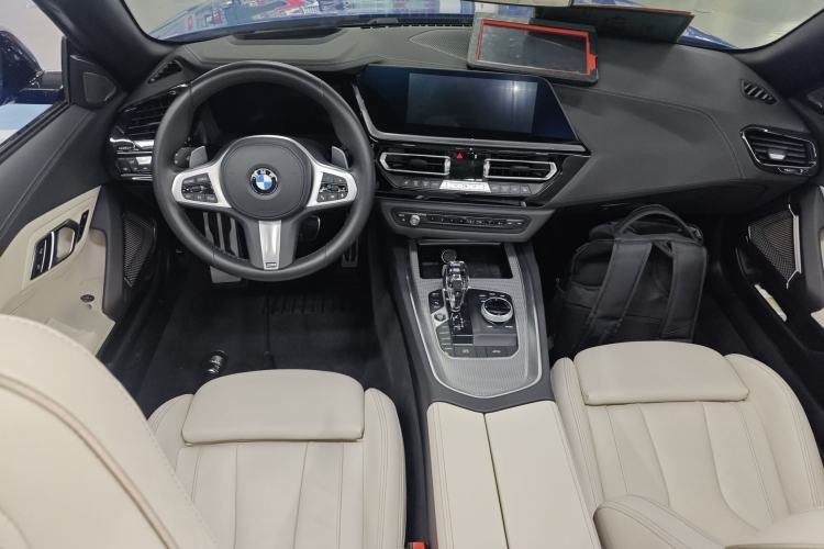 Used BMW Z4 2019 M40i M Sport Performance Edition Interior 2