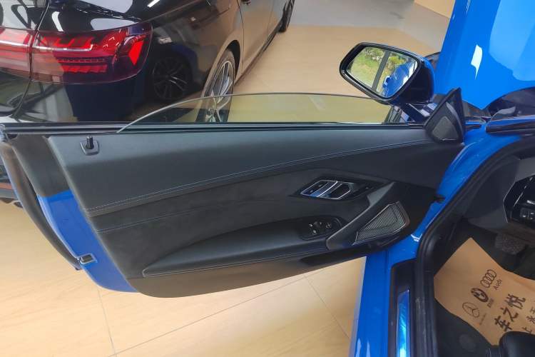 Used BMW Z4 2019 sDrive 25i M Sport Package Left Front Door Interior