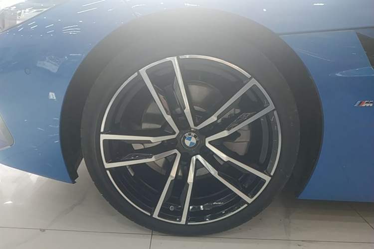 Used BMW Z4 2019 sDrive 25i M Sport Package Left Front Wheel Hub