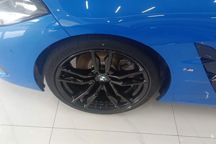 Used BMW Z4 2019 sDrive 25i M Sport Night Edition package Left Front Wheel Hub