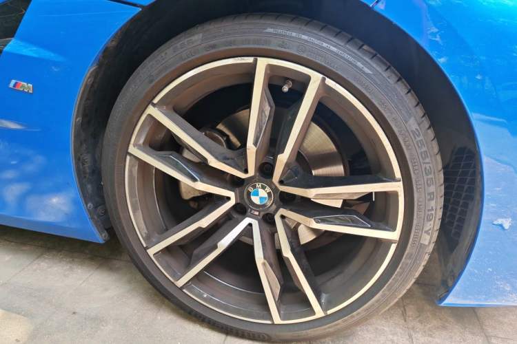 Used BMW Z4 2019 sDrive 25i M Sport Package Right Front Wheel Hub