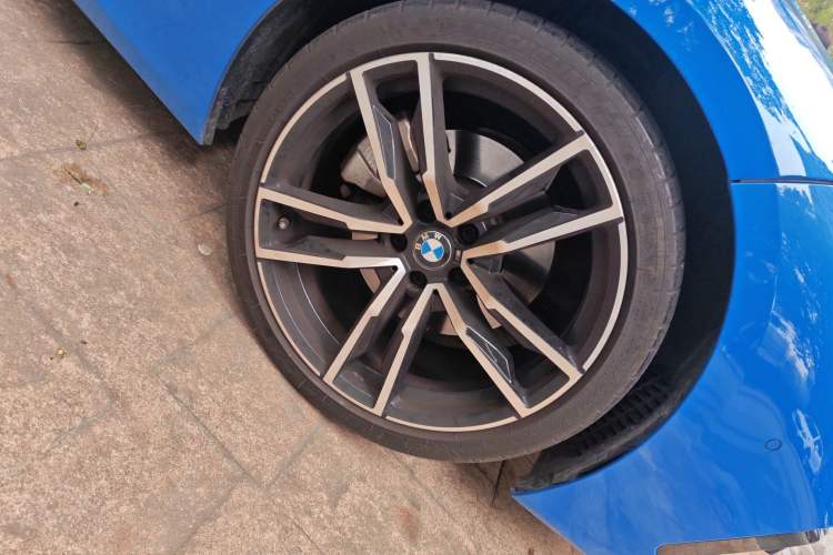 Used BMW Z4 2019 sDrive 25i M Sport Package Right Front Wheel Hub
