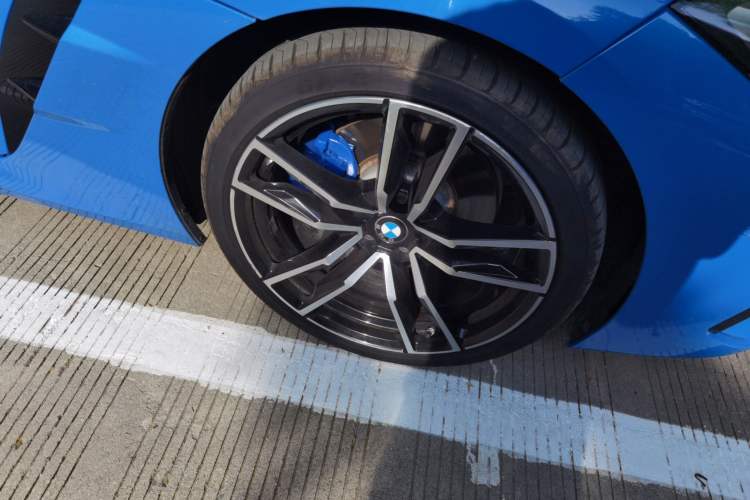 Used BMW Z4 2019 sDrive 25i M Sport Package Right Front Wheel Hub