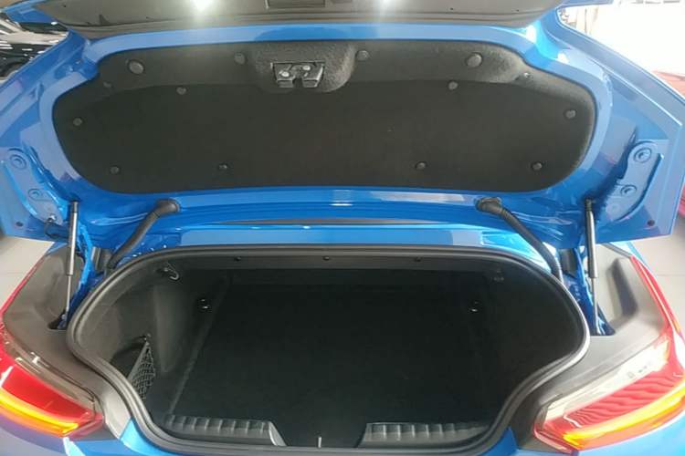 Used BMW Z4 2019 sDrive 25i M Sport Package Trunk
