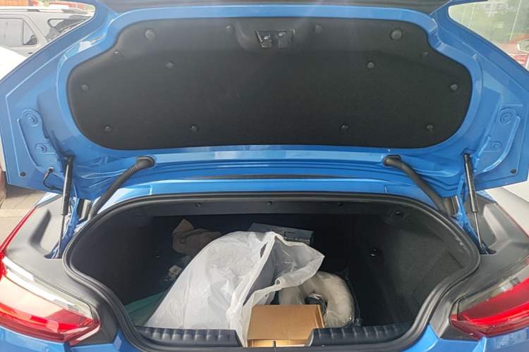 Used BMW Z4 2019 sDrive 25i M Sport Package Trunk