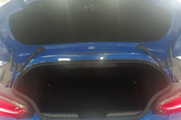 Used BMW Z4 2019 sDrive 25i M Sport Night Edition package Trunk