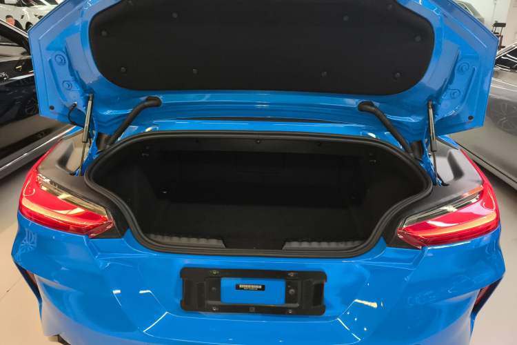 Used BMW Z4 2019 sDrive 25i M Sport Package Trunk