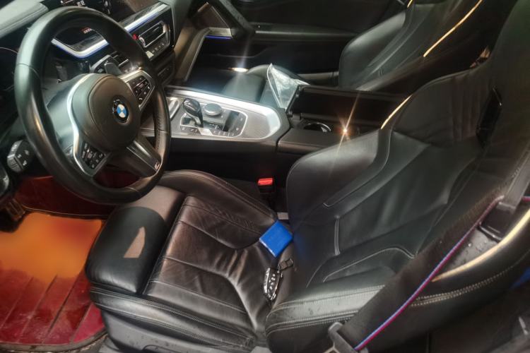 Used BMW Z4 2019 M40i M Sport Performance Edition Interior 4