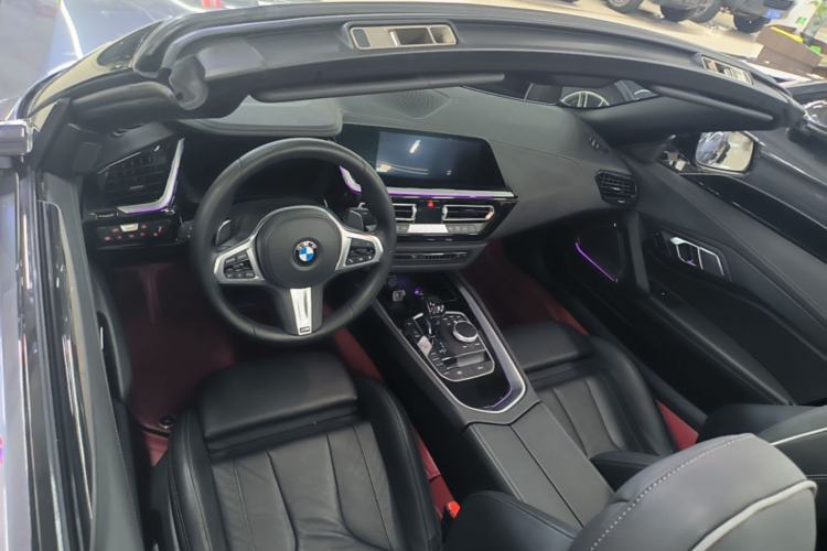 Used BMW Z4 2019 sDrive 25i M Sport Package Center Console