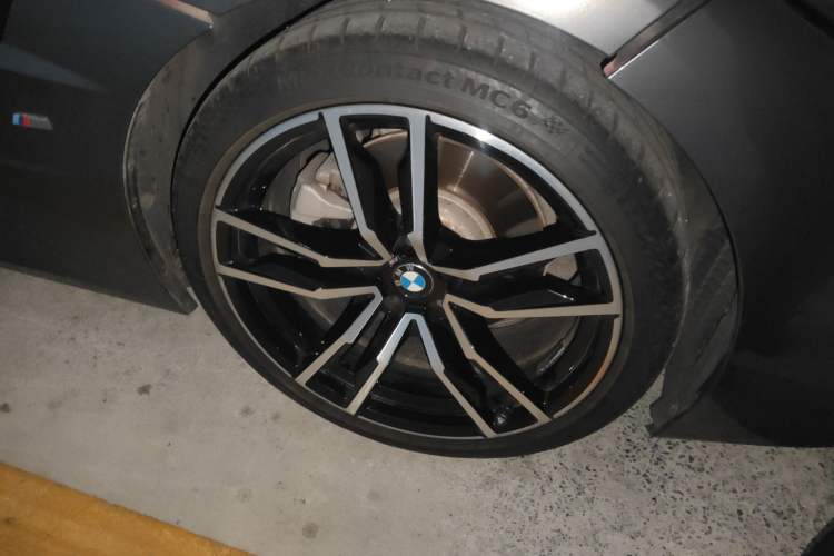 Used BMW Z4 2019 sDrive 25i M Sport Package Right Front Wheel Hub