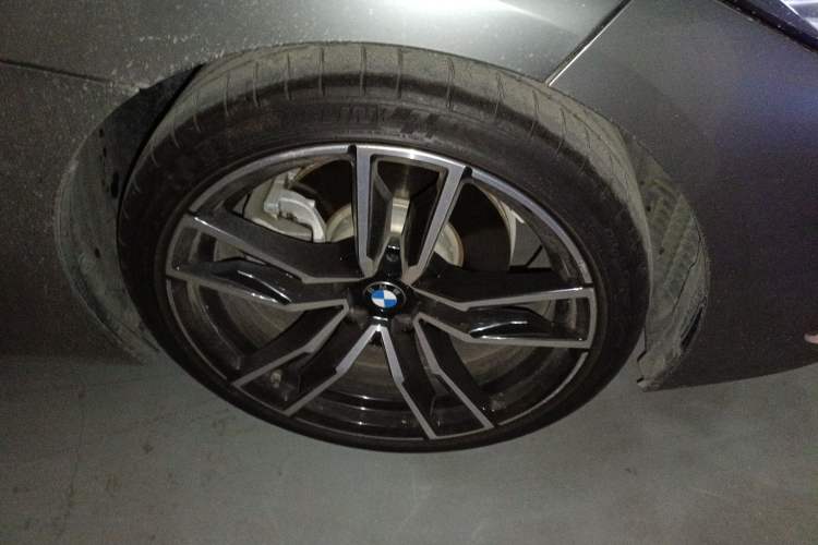 Used BMW Z4 2019 sDrive 25i M Sport Package Right Front Wheel Hub