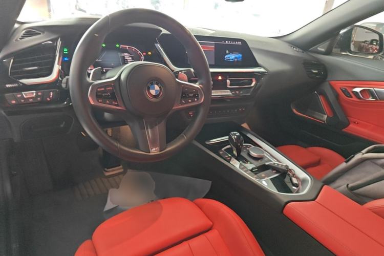 Used BMW Z4 2019 sDrive 25i M Sport Package Center Console
