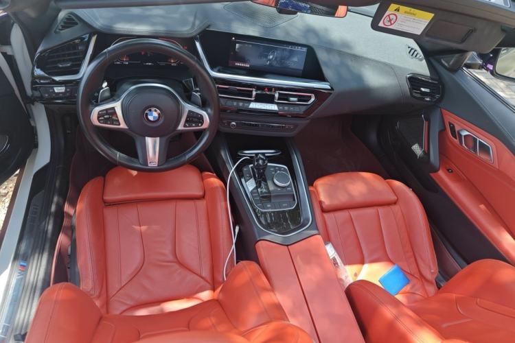 Used BMW Z4 2019 sDrive 25i M Sport Package Center Console