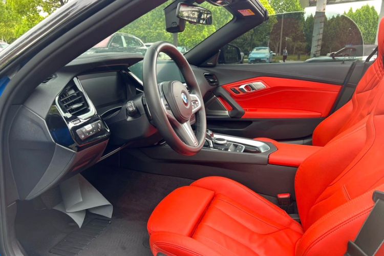 Used BMW Z4 2019 sDrive 25i M Sport Package Interior 5